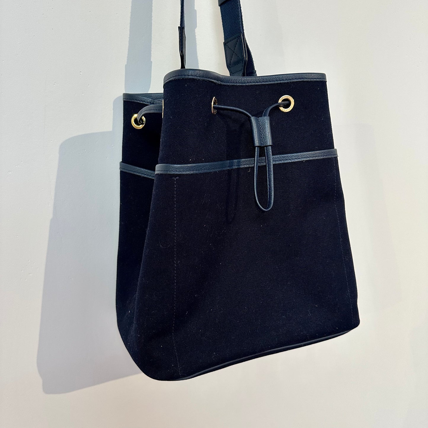L/UNIFORM Canvas Bucket Bag